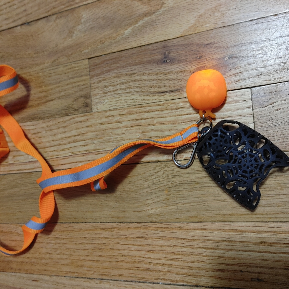 Bath and body works spider web sanitizer holder